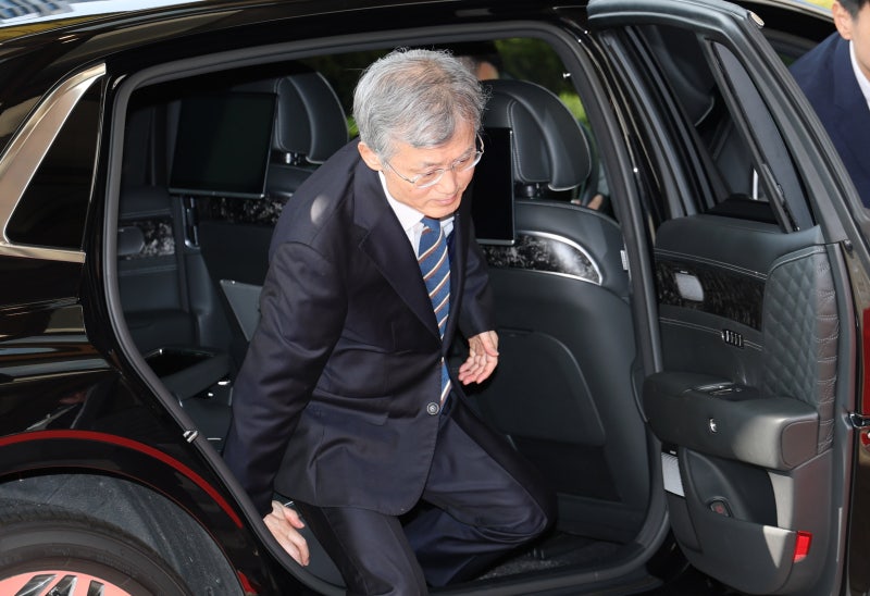 <b>조희대</b>, 하루 만에 또 <b>입장문</b> “제청 과정 절차적 흠결없어”