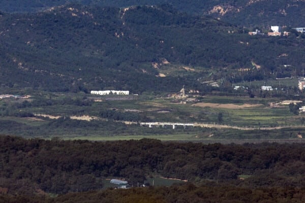 軍·유엔사, <b>DMZ</b> 현장조사 준비... <b>폭발 사고</b> 닷새 만에 진입