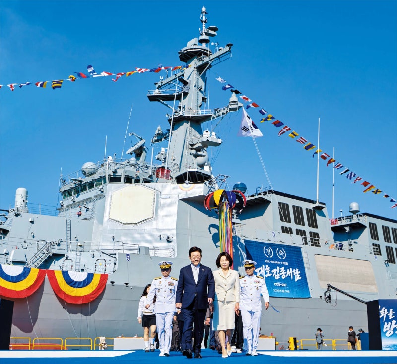 ‘김종서함’ 띄운 해군, 이지스함 6척 체제로