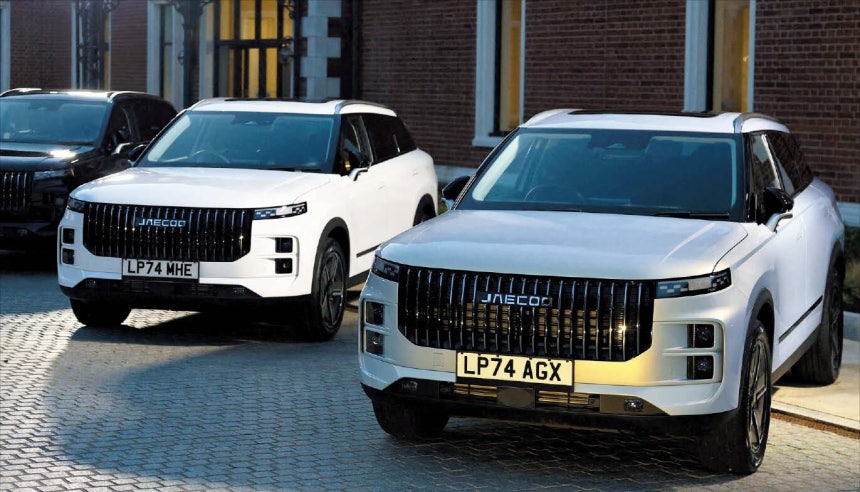 중국 체리자동차 산하 브랜드인 재쿠(Jaecoo)의 중형 SUV 재쿠7.영국 고급 SUV 레인지로버와 닮은 꼴로,중국 저가 쇼핑몰(Temu)의 이름을 본떠‘테무 레인지로버’라 불리는 이 차는 지난 9월 영국에서