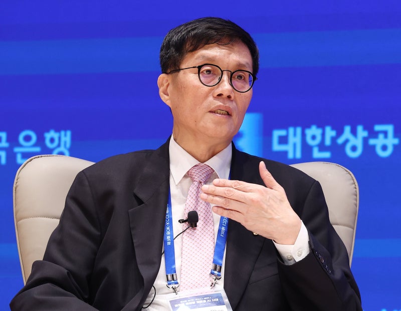 “주 52시간제, 저소득층 소득 줄고 성과급 시행 기업선 생산성 하락”