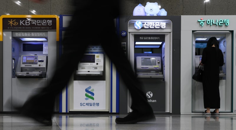 1월부터 문 두드린 AI 해커… 금융사 ‘공동 보안 경보’ 가동 안됐다