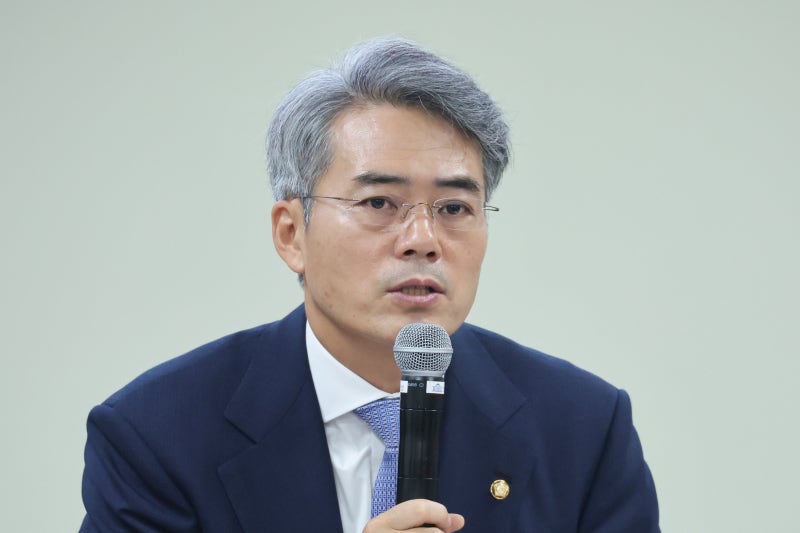 범여권서 다시 분출하는 ‘<b>조희대 탄핵론</b>’
