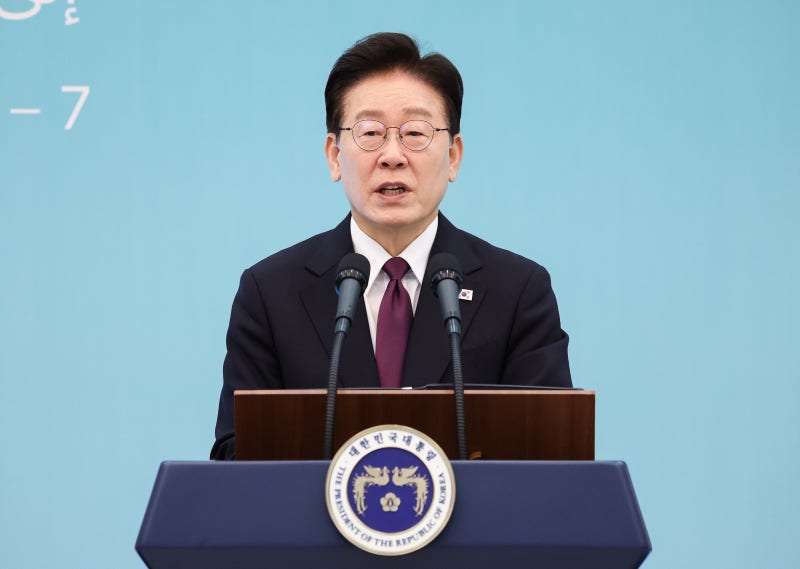 李, 공장 노동자 ‘<b>중금속 배출 주사</b>’ 기업에 “엄중 대응” 지시