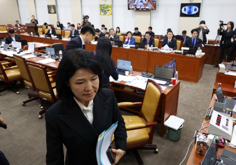 국회 <b>과방위</b>, 방미통위 국감서 이진숙 <b>제척</b>안 상정