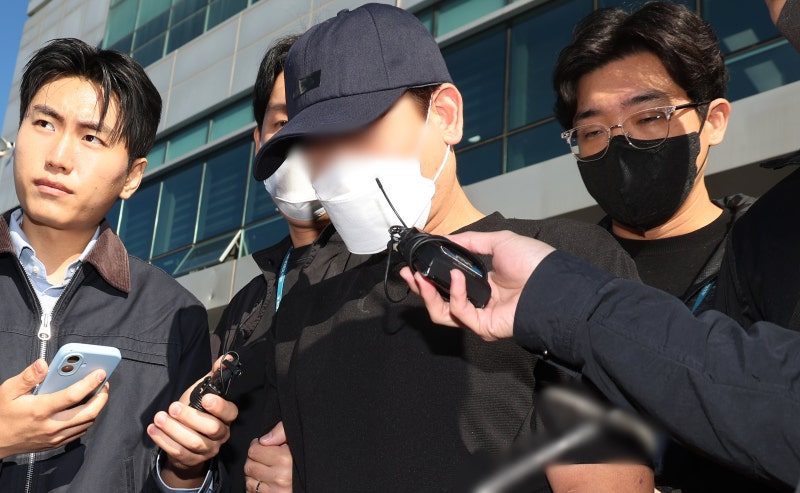 생후 2개월 된 <b>딸</b> 때려 <b>살해</b>한 <b>친부</b> 구속… “도망·증거인멸 우려”
