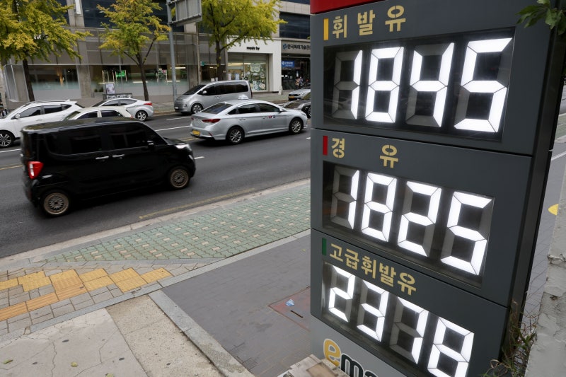 환율 내렸지만 유가 올라…<b>수입 물가 상승</b>률, 전월보다 높은 17.6%