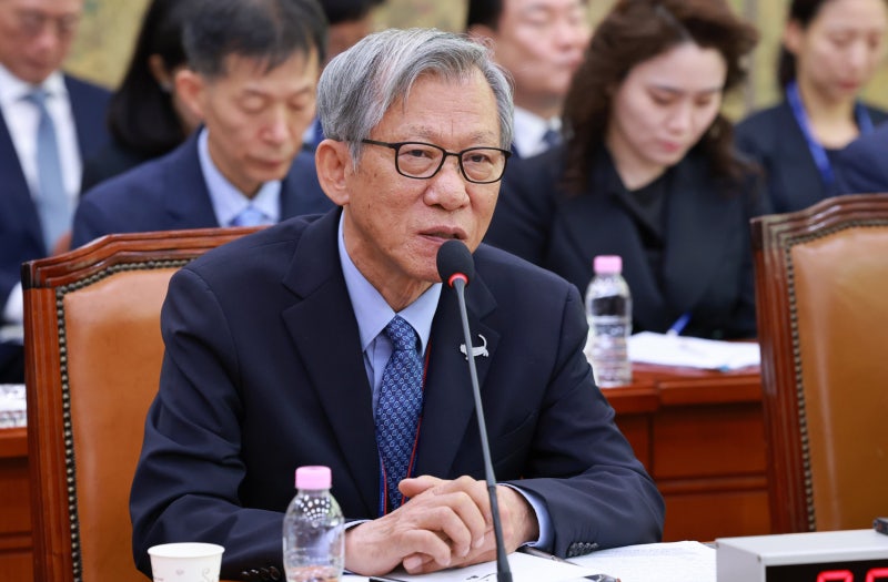 ‘<b>셀프</b> 검증’ <b>유홍준</b> “내가 서예사 전공자라 확신했다... 부끄러워”