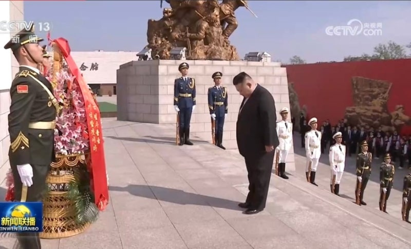 자신감 붙은 <b>김정은</b>, 트럼프 <b>방중</b> 앞두고 중국행