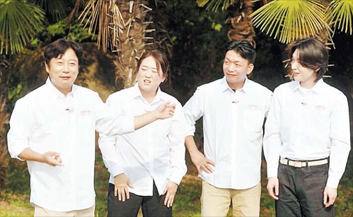 TV朝鮮の番組に出演するイ・スグンら4人のメンバー