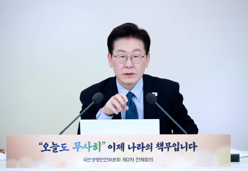 李 “<b>외국인 노동자</b>, 경제에 크게 도움 안 돼”… 진보진영 “사과하라...