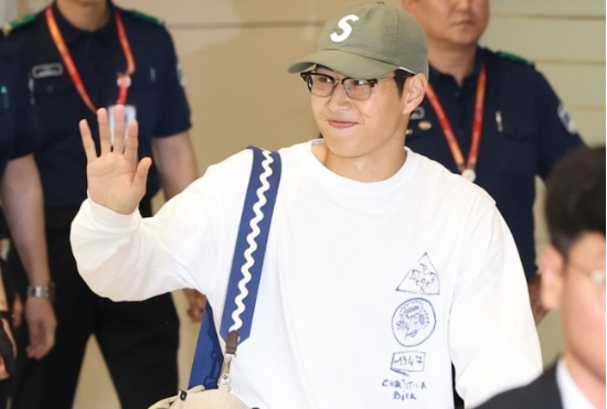 또 열애설 ‘이강인’…두산家 5세 <b>박상효</b>와 파리 데이트