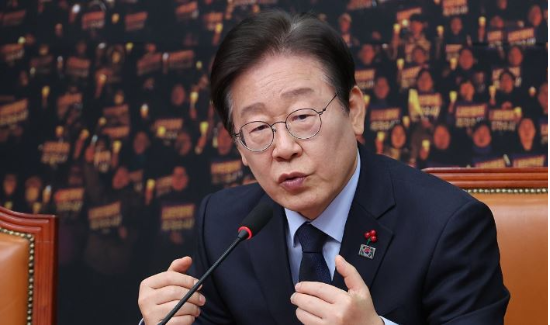 [속보] <b>이재명</b> “오늘 내년도 예산안 처리 끝낼 것”