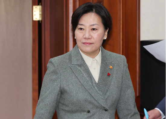 안철수, ‘<b>장관 유임</b>’ <b>송미령</b>에 “계엄 방관자, 공직 마감했어야”