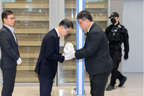 <b>캄보디아</b> 사망 <b>대학생</b> 유인한 ‘브로커 선배’, 국민참여재판行