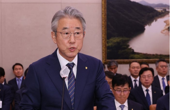 결국 출국금지…‘<b>뇌물</b> 1억 <b>수수</b>’ 의혹 <b>강호동 농협중앙회장</b>