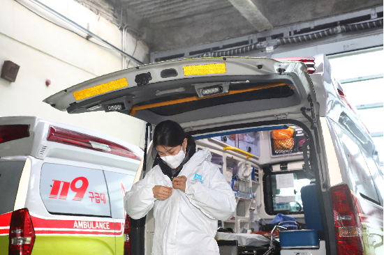 서울 양천소방서에서 119구급대원이 출동 준비를 하고 있다. (사진=소방청 제공)