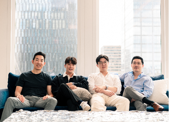  왼쪽부터 찰스 김 CTO,이상만 대표,태니 강 COO,팀 황 이사회의장 (바이브래니움랩스 제공)