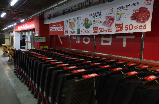  기업회생절차(법정관리)가 진행 중인 홈플러스가 29일 기업형수퍼마켓(SSM) 사업부‘홈플러스 익스프레스’분리매각과 회생 인가 후 인수합병 내용을 담은 회생계획안을 법원에 제출했다.(사진=매경DB)