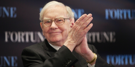  박수치는 워런 버핏 버크셔 해서웨이 전 CEO.(사진=AP,연합뉴스)