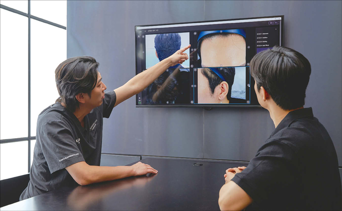  엠레드 XY는 진단 이후 관리 그리고 사후 관리를 위한 탈모 샴푸까지 제공하는 통합 클리닉으로 눈길을 끈다.(엠레드 XY 제공)