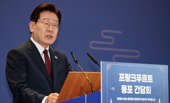 증시 악재에…李 대통령 <b>지지율</b> 45.9% 취임 후 최저