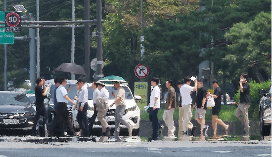 기상청, 서울·경기에 첫 <b>폭염중대경보</b> 발효
