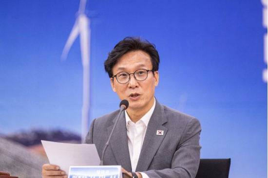 [속보] <b>김민석</b> “<b>비거주 1주택자</b>, 사유 폭넓게 인정해 사각지대 없어져...