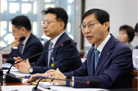 <b>국민연금</b>으로 주가 부양했나...<b>리밸런싱 유예</b> 놓고 여야 공방