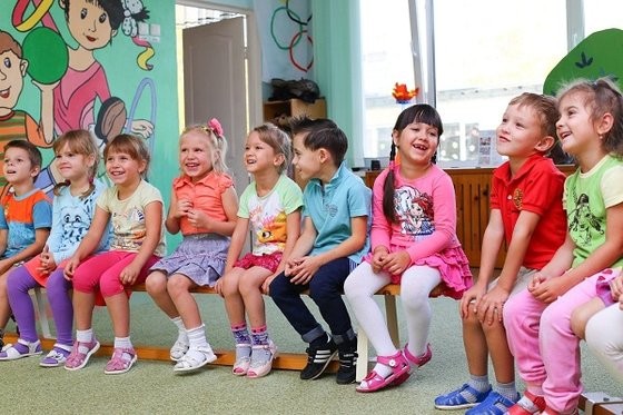네이버 트렌드 보니…유치원 검색 '<b>폴리어학원</b>' 1등 '알티오라' 2등