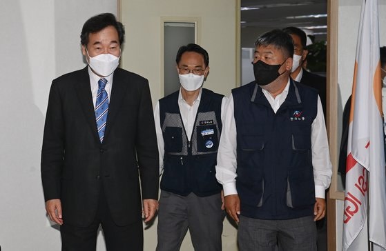 <b>이재명</b>·이낙연 한국노총 동시 구애…주말엔 호남서 명·낙대전