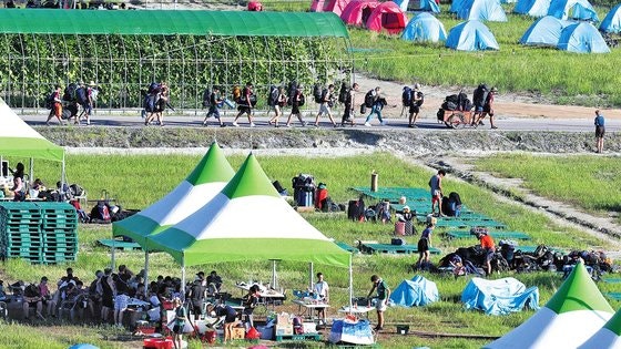 "공항 필요없어"vs"예산 살려라"…<b>전북</b>, 새만금 놓고 '자중지란'