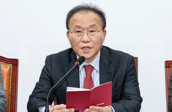 <b>한동훈</b> 국힘 <b>비대위원장</b> 수락…여당 "청년·중도층서 기대"