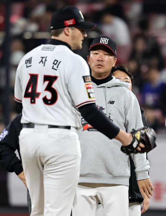KT 새 2군 <b>감독</b>으로 <b>김태한</b> 투수코치…유한준은 메인 타격코치로