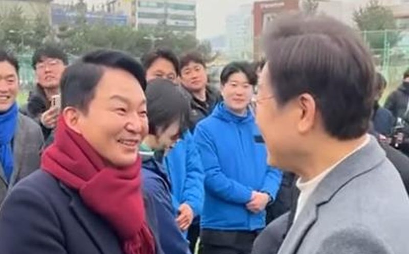 "환영합니다" 계양을서 만난 이재명∙<b>원희룡</b>, 이번엔 6초 인사