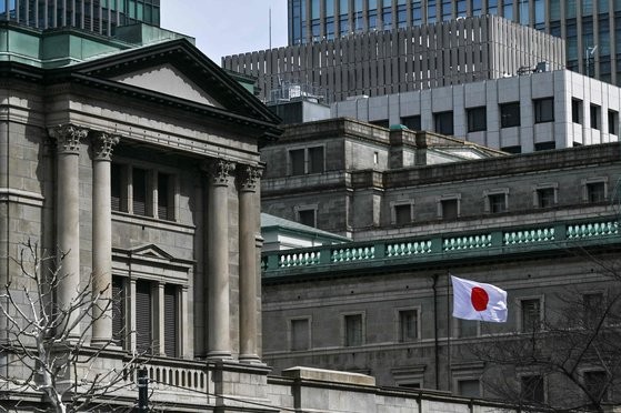 [속보] 일본은행, 17년 만에 금리 인상…<b>마이너스 금리</b> 종료