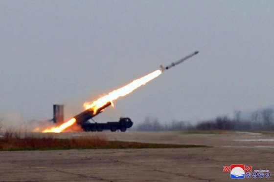 북한 미사일총국은 지난4월 19일 오후 서해상에서 전략 순항미사일 '화살-1라-3'형 초대형 전투부(탄두) 위력 시험을 진행했다고 밝혔다. 조선중앙통신