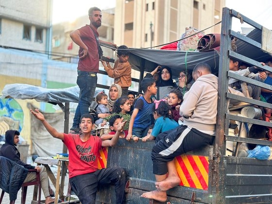하마스가 6일 휴전 제안을 전격 수용한다는 보도가 나왔다. 이날 이스라엘군은 가자지구 라파에 대한 소개령을 내리며 긴장을 고조시켰다. 로이터=연합뉴스