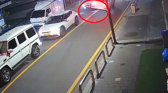 지난 9일 서울 강남구의 한 도로에서 트로트 가수 김호중(33)씨가 택시를 치는 사고가 발생했다. 김씨는 뺑소니 혐의로 입건됐다. 독자 제공. 