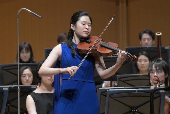 비올리스트 박하양이 지난달 31일 오사카에서 열린 비올라 스페이스 연주회에서 연주를 하고 있다. 박하양 제공