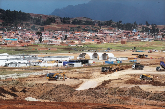 2021년 착공식 당시 페루 친체로신공항 건설현장 모습. 뉴스1