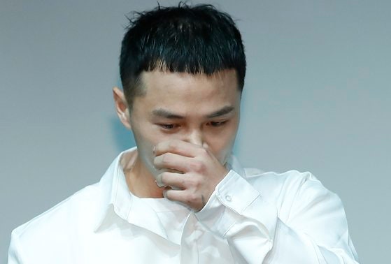 '<b>부모 빚투</b>' 6년 만에 복귀…<b>마이크로닷</b> "참 어리석었다" 눈물