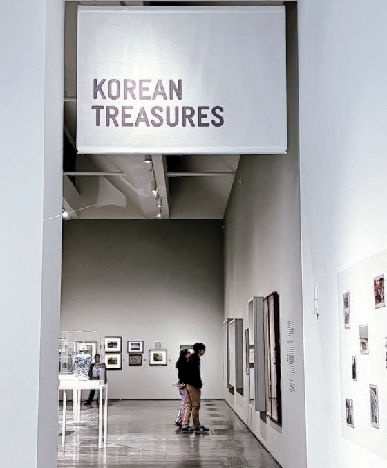 LACMA '한국의 보물들' 전시장 입구. [중앙포토]
