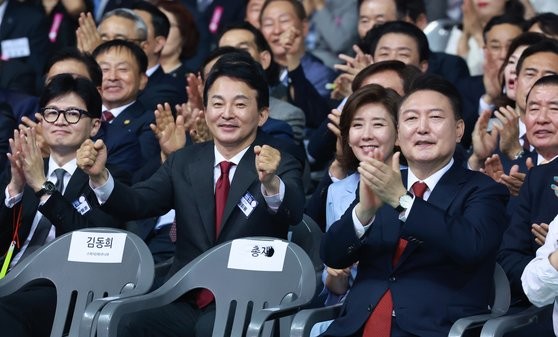윤 <b>대통령</b> “말 아닌 힘으로 <b>자유</b>와 <b>번영</b> 굳건히 지킬 것”
