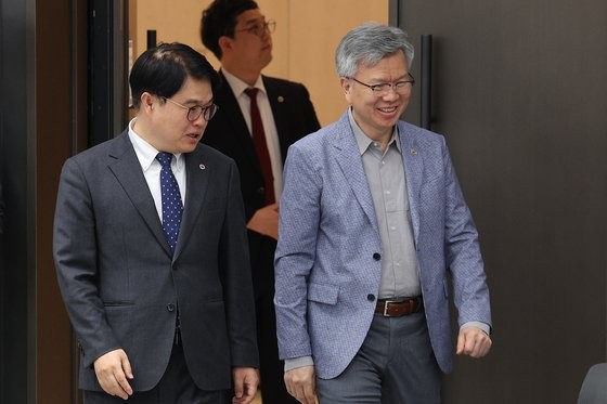 '의사면허 <b>정지</b>' <b>의협</b> 전 <b>비대위원장</b>, <b>집행정지</b> 신청 2심도 기각