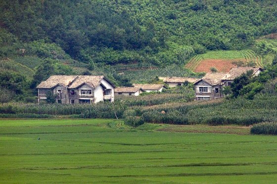 지난해 7월 경기도 파주시 오두산 통일전망대에서 바라본 북한 황해북도 개풍군 일대. 연합뉴스.