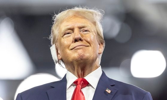Former President Donald Trump, who attended the Pi Serves Forum in Milwaukee, Wisconsin on the opening day of the Republican National Convention, where the party's presidential candidate is nominated. He is seen with a white gauze attached to his right ear, injured by gunfire on the 13th. EPA=Yonhap News