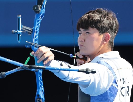 손등에 벌 앉았는데 <b>10점</b>…적수도, 변수도 없는 '강심장' 궁사들