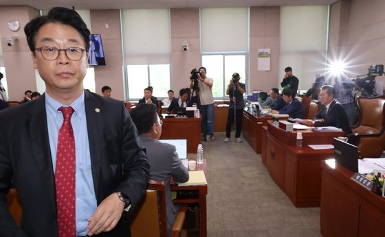 <b>곽규택</b> "지가 뭔데" <b>정청래</b> "발언 무기한 중지"…법사위 또 난장판