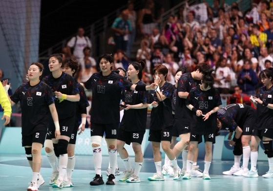 한국 <b>여자 핸드볼</b>, 스웨덴에 져 3연패…<b>8강행</b> '적신호'